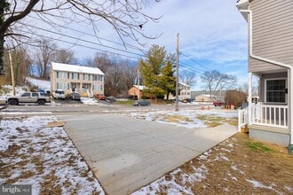 Building Photo - 438 Hill St