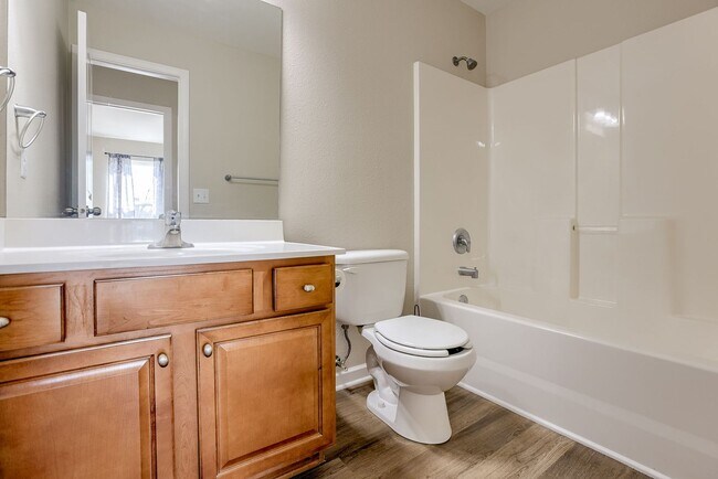 Building Photo - Bright & Spacious Elkhorn Home with Finish...