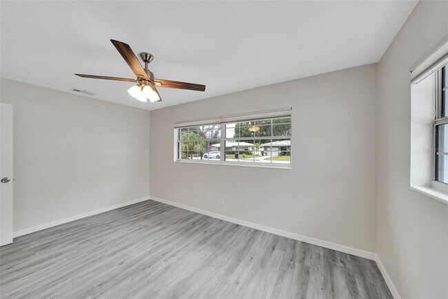 Building Photo - 4550 16th Ave N
