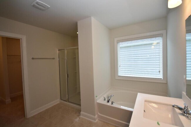 Building Photo - 2874 Scarecrow Way