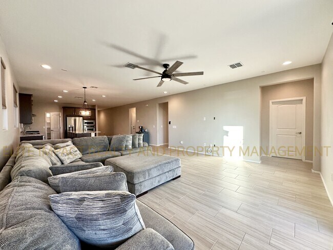 Building Photo - 9814 E Miller Peak Trl