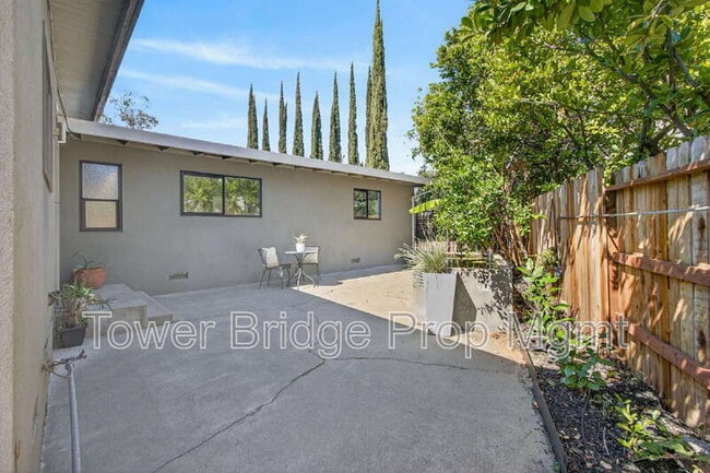 Building Photo - 3937 Orangewood Dr