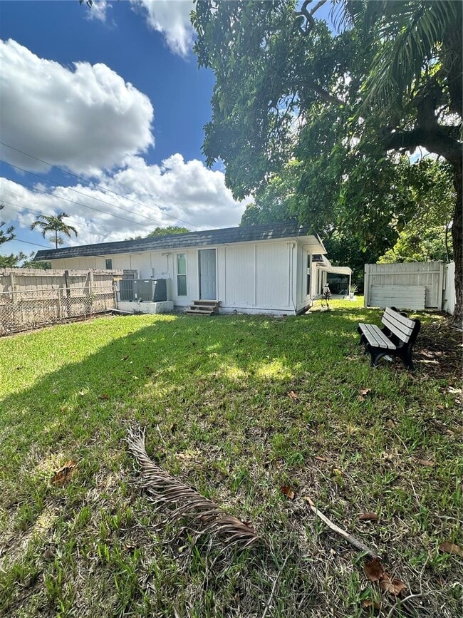 Building Photo - 8003 NW 70th Ave