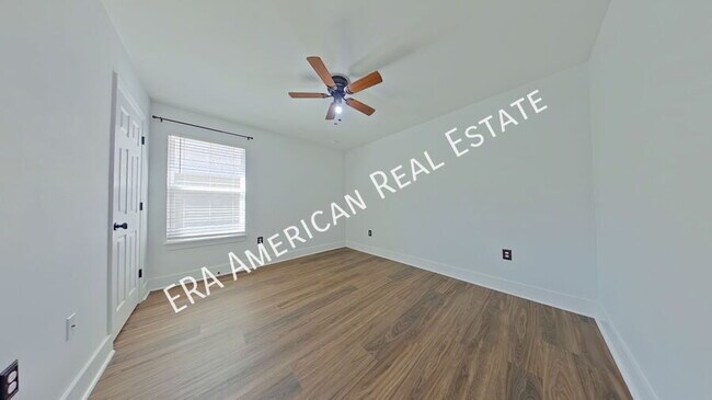 Building Photo - 816 W Walnut Ave