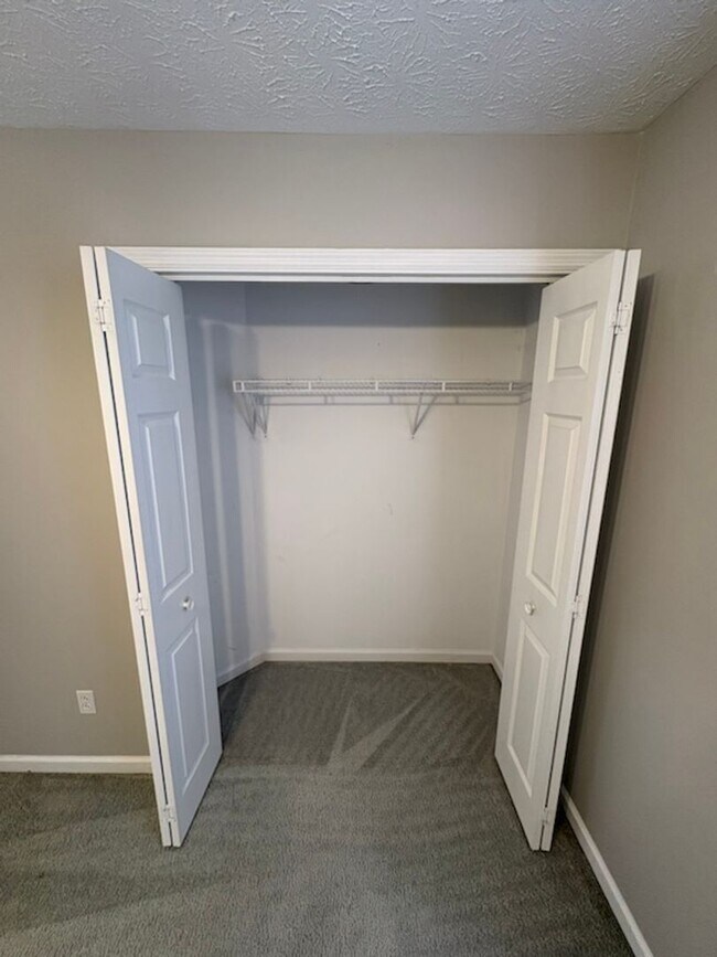 Building Photo - 153 Oakleaf Cir