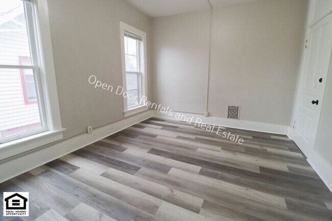 Building Photo - 1101 Lake Ave