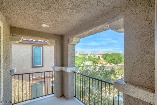 Building Photo - 2718 Hammetts Landing Walk