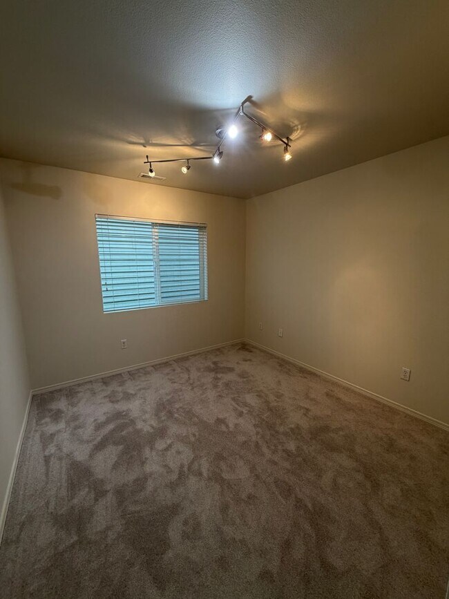 Building Photo - 7608 Traditions Ave NE