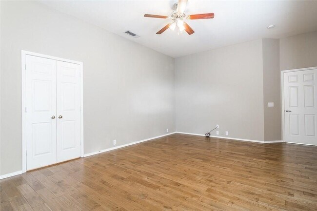 Building Photo - 2453 Cimmaron Dr