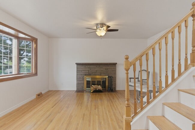 Building Photo - 8111 E Briarwood Blvd
