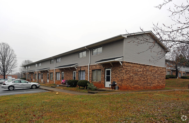 Primary Photo - Jefferson Village Apartments