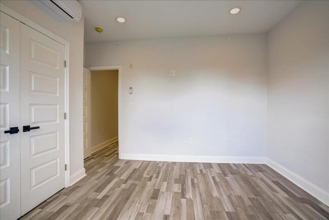 Building Photo - 95 E Duval St