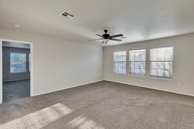 Building Photo - 6305 Roseborough Dr