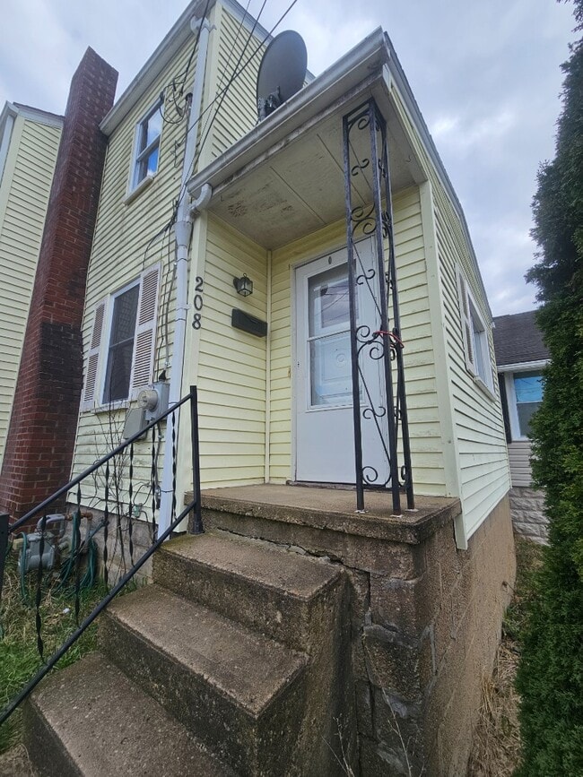 Building Photo - Adorable 2 Bedroom Home In McDonald PA - Fort Cherry School District