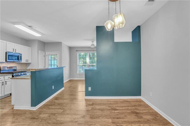 Building Photo - 1634 Jackson Way