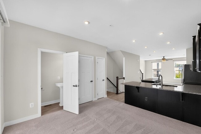 Building Photo - 7023 Mahant Way