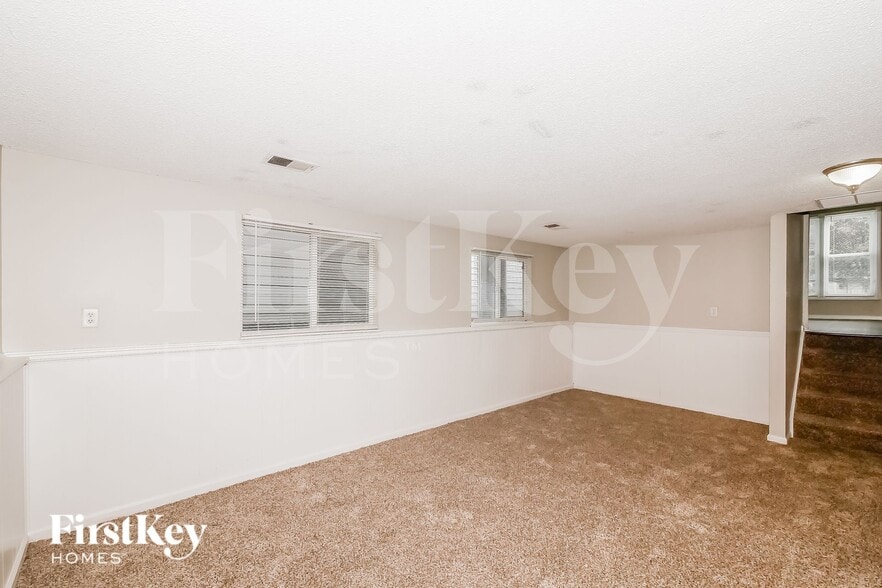 Building Photo - 9318 Kingsboro Cir