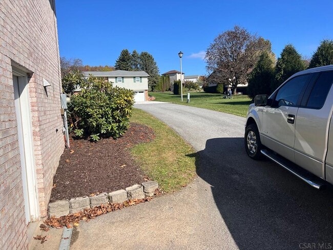 Building Photo - 120-122 Berkey Dr