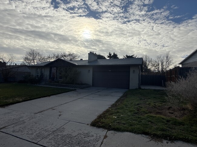 Building Photo - 3085 W 5685 S