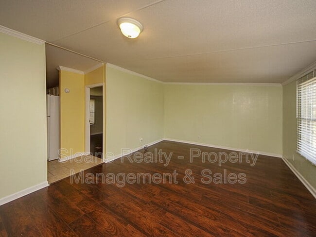 Building Photo - 3184 Sanders Rd