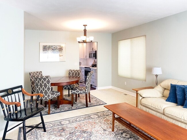 Building Photo - Fabulous Sabbatical Furnished Home