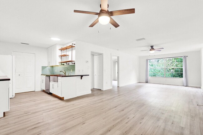 Building Photo - 8356 SE Croft Cir