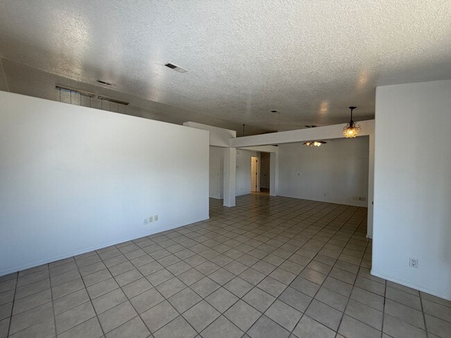 Building Photo - 1405 Secret Valley Dr SW