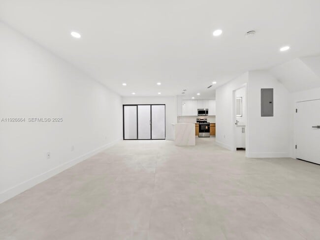 Building Photo - 6885 NW 169th St