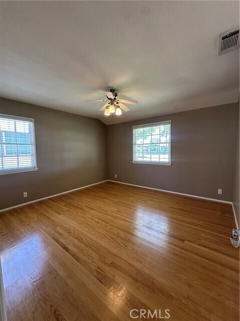 Building Photo - 1403 E Dana Pl