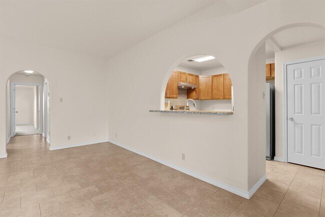 Building Photo - 2630 Gwendolyn Ln