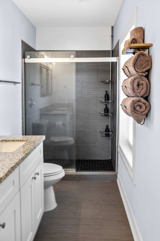 Building Photo - 3321 Charleston St