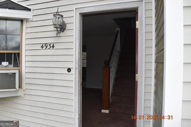 Building Photo - 4934 Log Cabin Dr