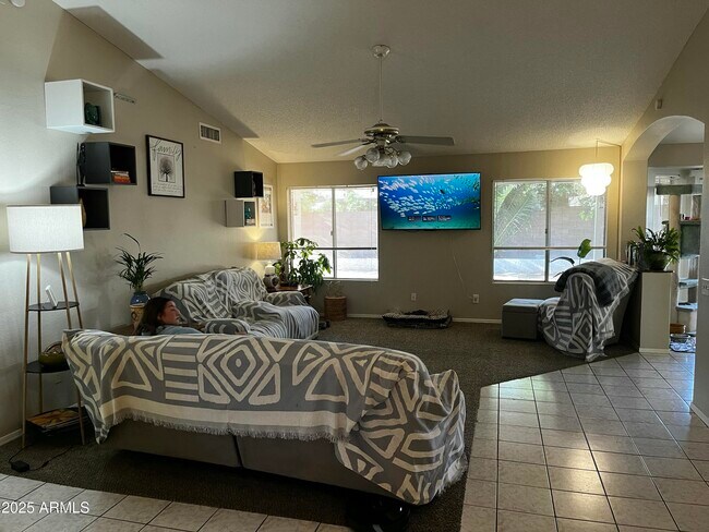 Building Photo - 8509 W Colter St