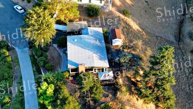 Building Photo - The Bridge House - 2 Bed 1 Bath with Uncompromising Views