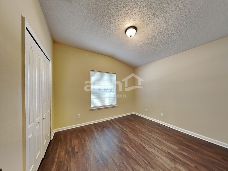 Building Photo - 884 Bonaparte Landing Ct