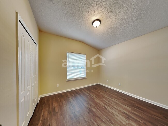 Building Photo - 884 Bonaparte Landing Ct