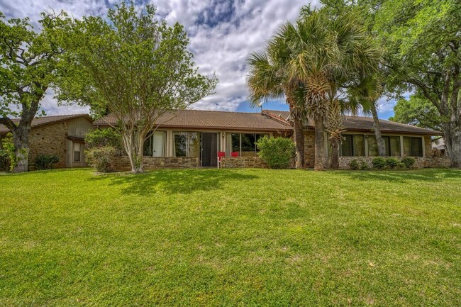 Primary Photo - 100 Bay Point Dr