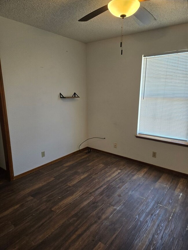 Building Photo - Three bedroom