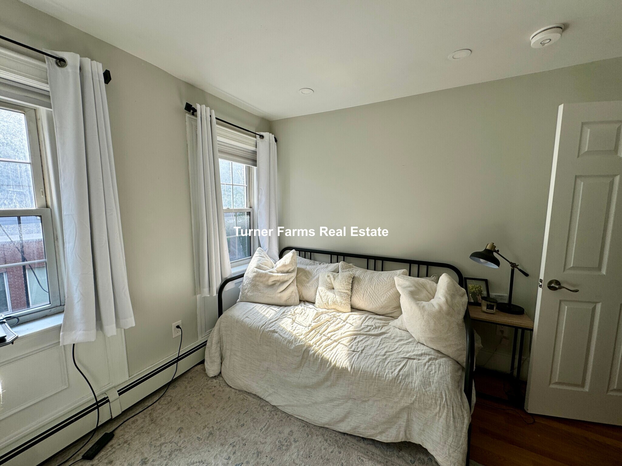 Building Photo - 91 Hudson St