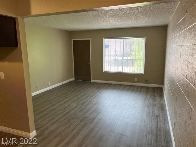 Primary Photo - 625 S Royal Crest Cir