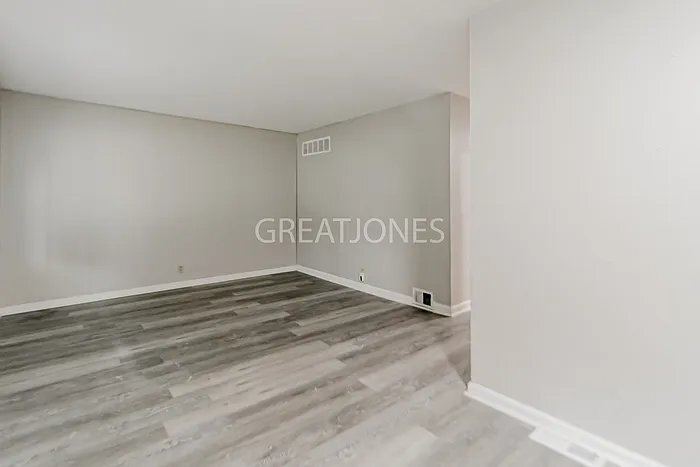 Building Photo - 155 Ben Nevis Rd