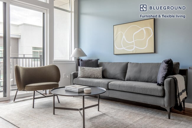 Primary Photo - 3000 Pearl Pkwy