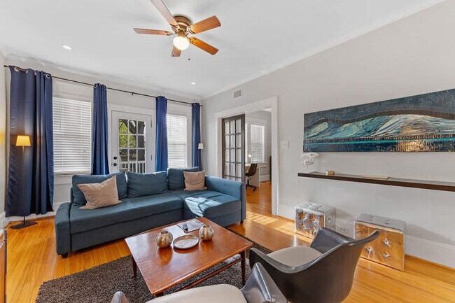 Building Photo - 800 Magnolia Ave