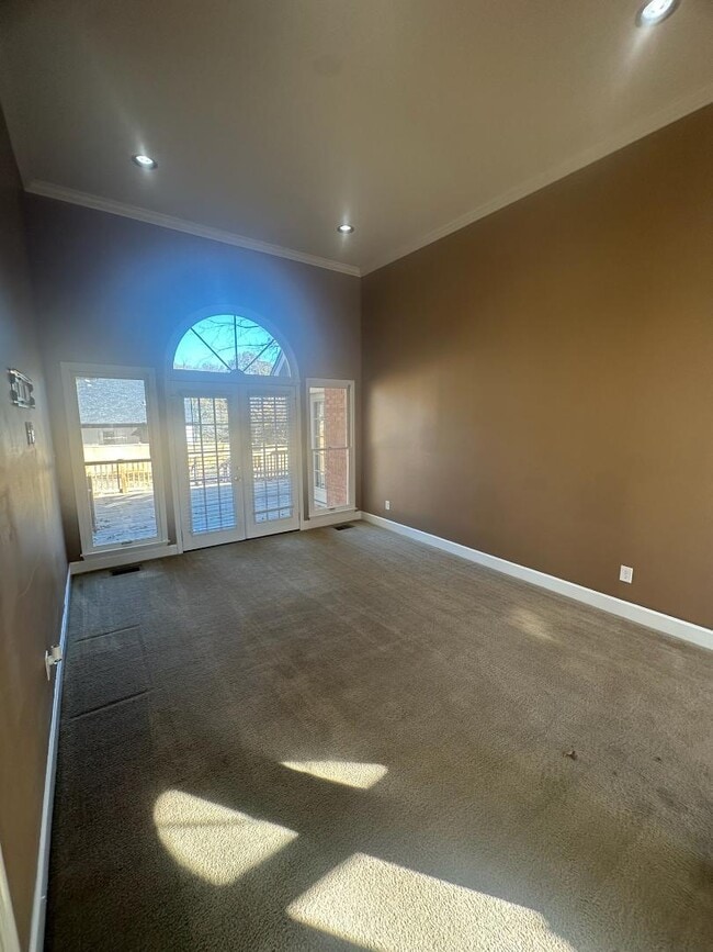 Building Photo - 212 Brooks Dr