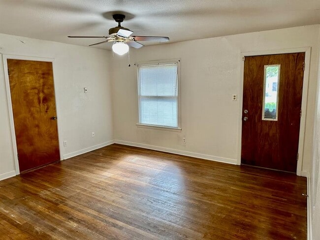 Building Photo - 931 Cheatham St
