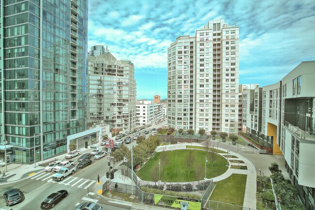 Building Photo - 401 Harrison St