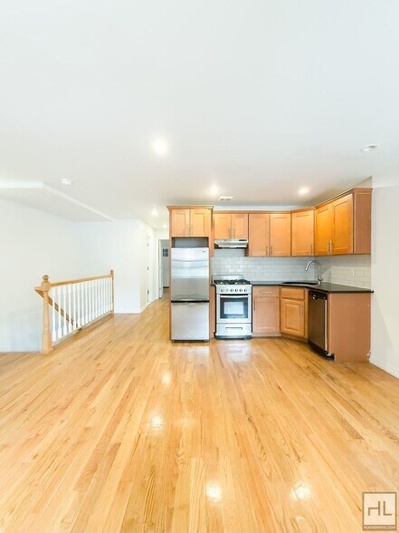 Building Photo - GREENE AVENUE / Spacious Bed-Stuy 2-Bed 1....