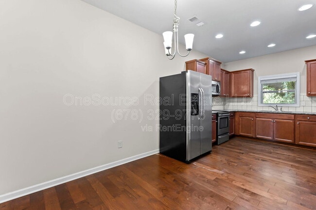 Building Photo - 385 Franklin Ln
