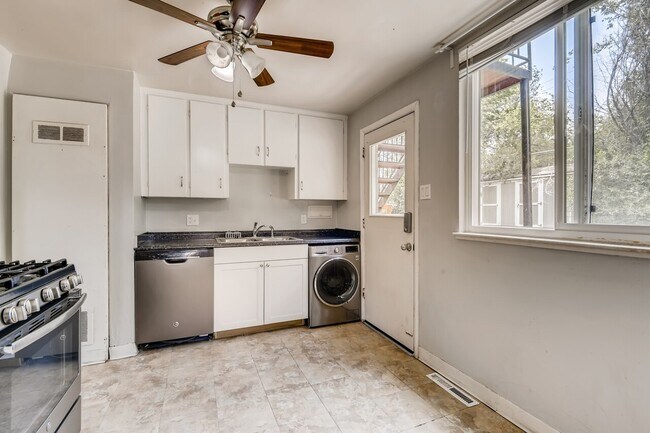 Building Photo - 2501 S Williams Street