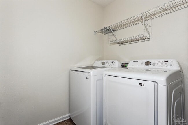 Building Photo - 499 Portside Dr